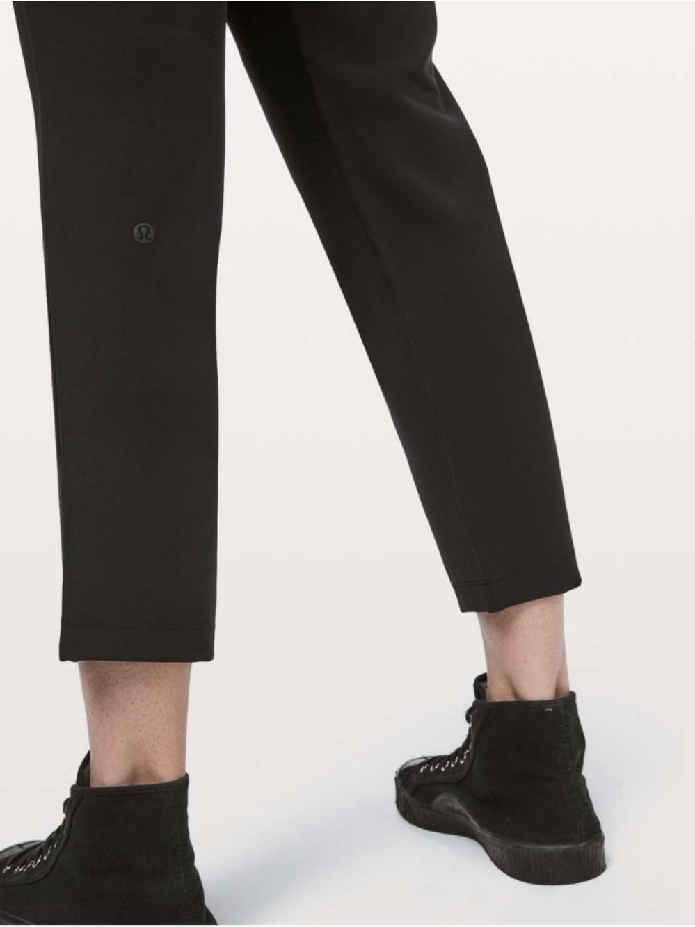 Lululemon On the Fly Women's Black Drawstring Straight-Leg Pants 8 - Picture 3 of 9